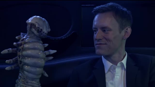 S04:E05 - When Sussurus Stirs / Heir