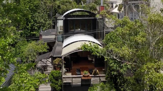 S01:E05 - Julie Stout