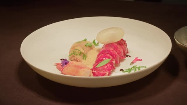 S01:E12 - The Lobster Dish