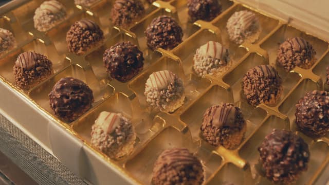 S06:E07 - A Box of Chocolates