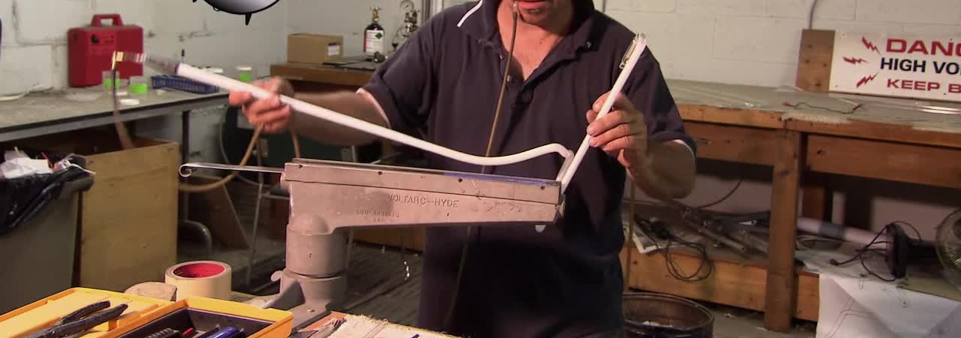 Watch Making Stuff S01:E138 - Neon Signs - Free TV Shows | Tubi