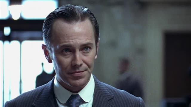 S01:E02 - Poor Tom Is Cold
