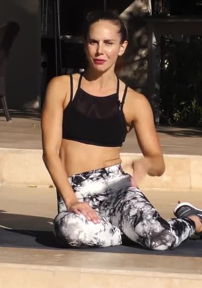 S01:E05 - 8 Min Abs Workout for All Levels poster