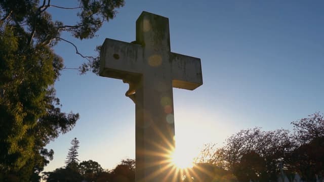 S05:E02 - Tales of the Dearly Departed