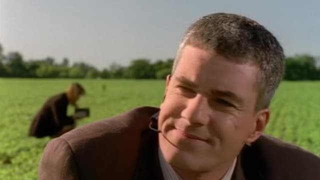 S01:E01 - Dream House / UFO Encounter