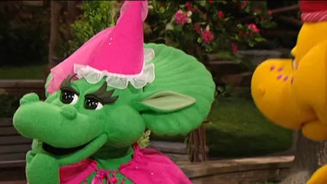 S11:E02 - Las palabras mágicas / Basurabot