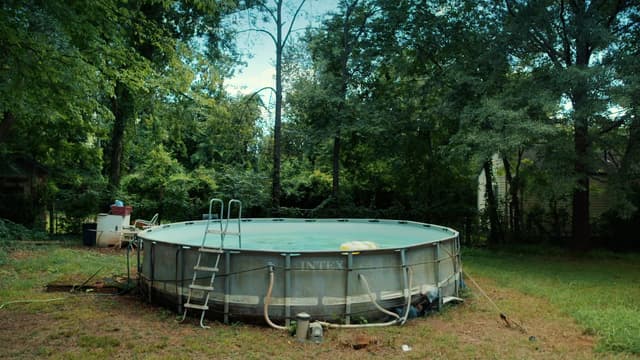 S03:E05 - Careless Adult or Swimming Pool Tragedy?