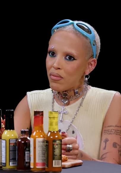 S22:E04 - Doja Cat Is Doing Great While Eating Spicy Wings poster