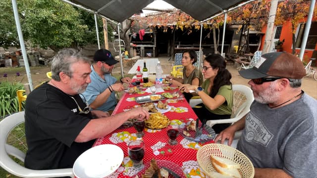 S07:E04 - Hunting in the Delta