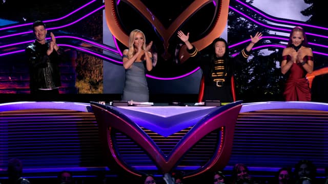 S14:E06 - Twilight Night