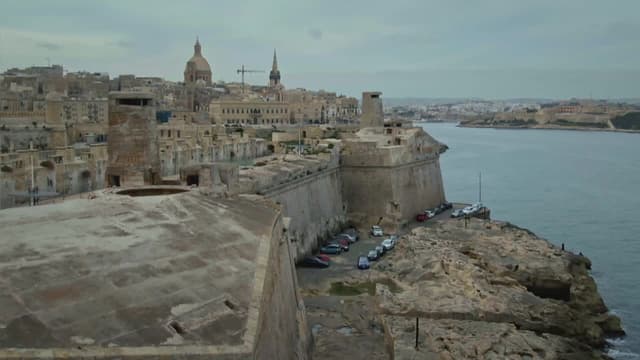 S07:E03 - Secrets of Mafia Island