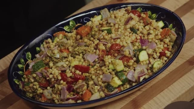 S01:E04 - Eating Locally