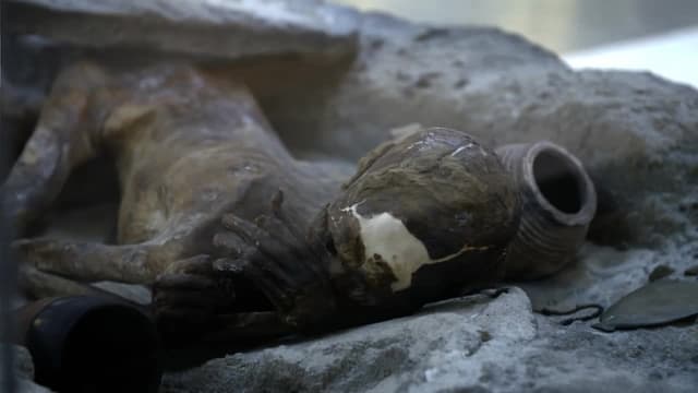 S01:E07 - Villainy and Vice