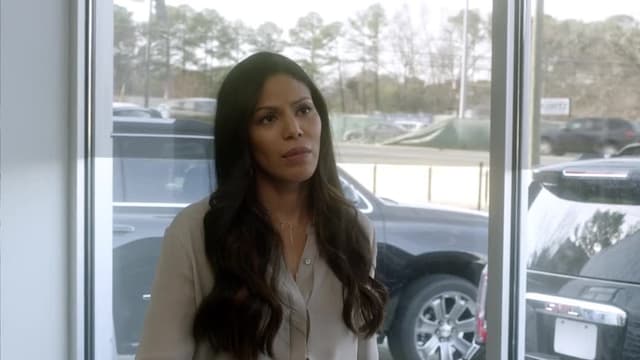 S02:E06 - The Royal Family