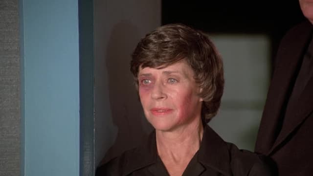 S02:E10 - Angels on the Air