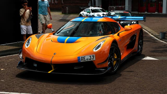 S01:E19 - Hypercars and Tuned Builds Roll Out From StreetGasm