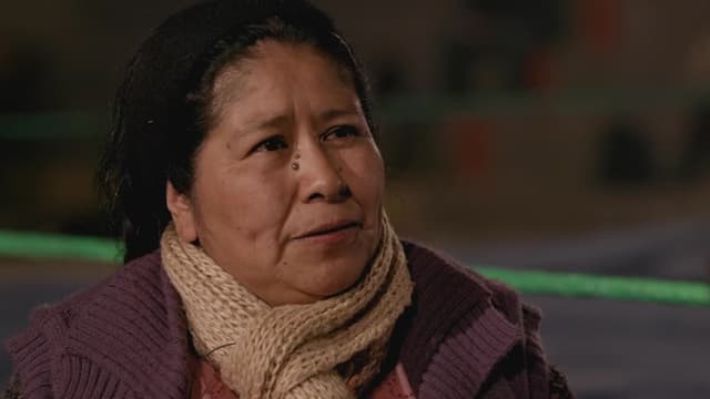 S02:E05 - Cholita Fashion in Bolivia