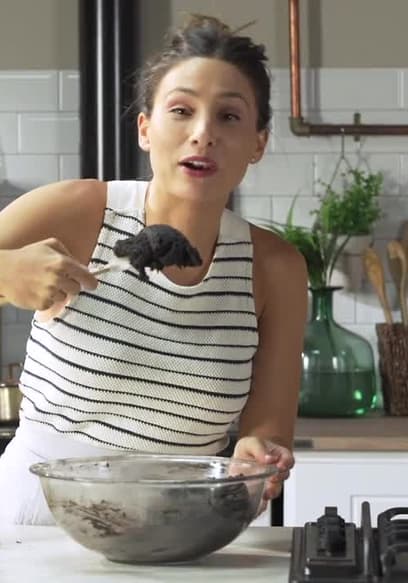 S01:E15 - Oreos Caseras, Rollos De Canela Y Cheesecake Helada Con Dulce De Leche poster