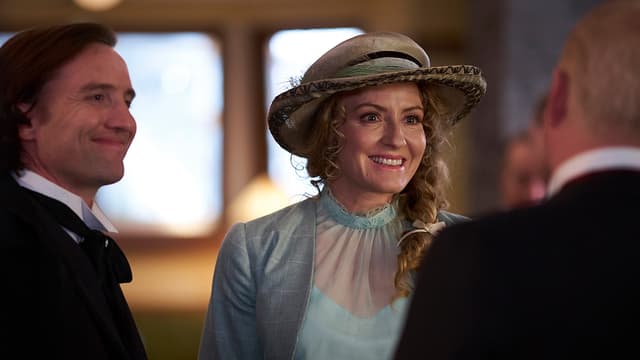 S12:E01 - Murdoch Mystery Mansion