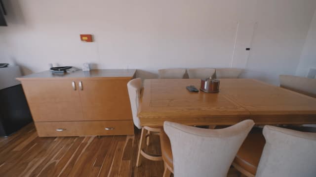 S01:E08 - San Diego, California