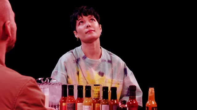 S11:E04 - Halsey Experiences the Jersey Devil While Eating Spicy Wings