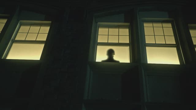 S01:E02 - Phantom Footsteps/Over the Edge/Ghost Smack