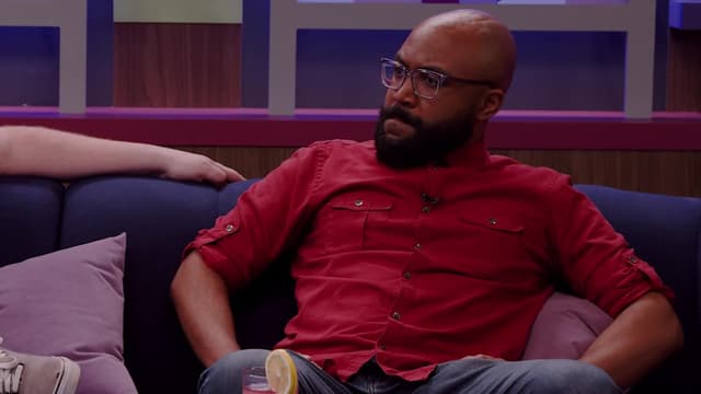 S01:E01 - Who Shot a Softcore Porn?