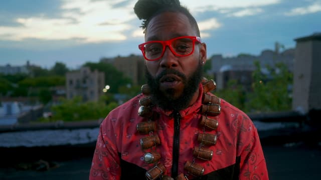 S01:E01 - Swipe Left, Ghost Left