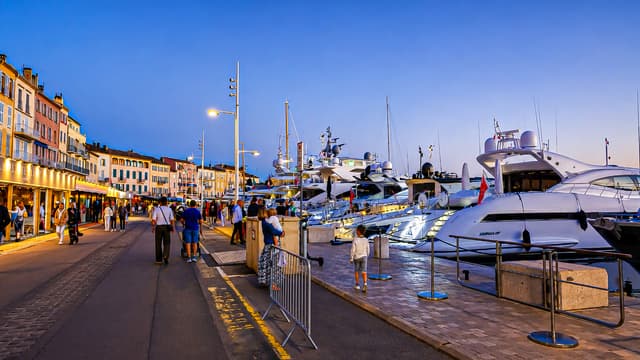 S01:E09 - Saint Tropez Port: The Most Beautiful Evening Walk In France