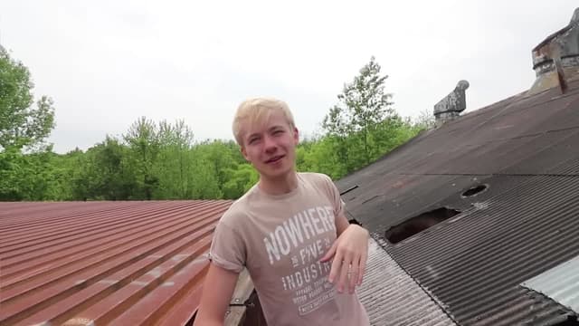 S10:E05 - Exploring an Abandoned Jewelry Factory