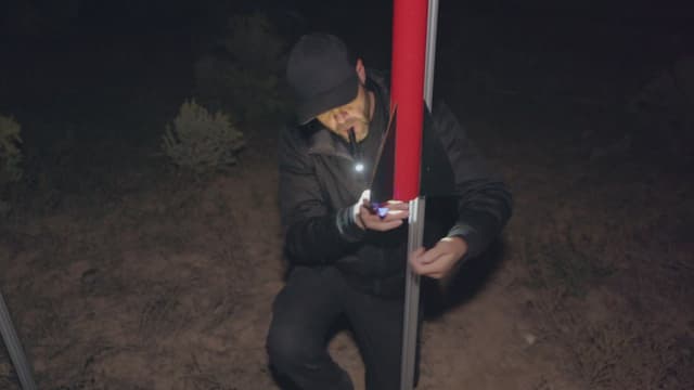 S04:E13 - Everything in the Air All at Once