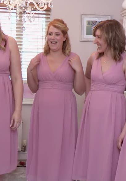 S13:E01 - Married by Elvis poster