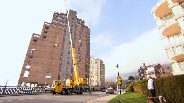 S01:E01 - Just Like Downtown