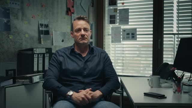 S01:E02 - Undercover
