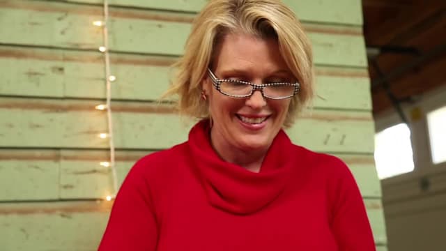 S01:E02 - DIY Fabric Panels / Christmas Card Display / Bathroom Safety / Magnetic Wall