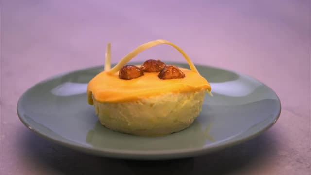 S02:E02 - Wedding Spectacular