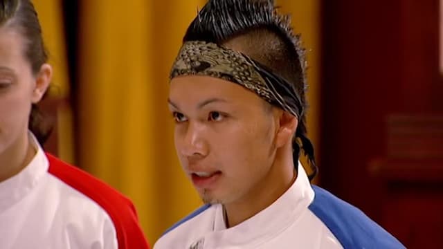 S04:E08 - 8 Chefs Compete