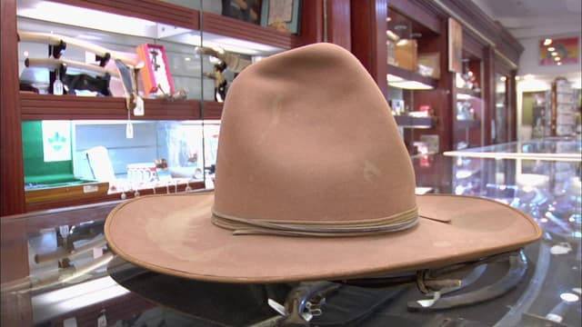 S03:E07 - Pawn on the Range