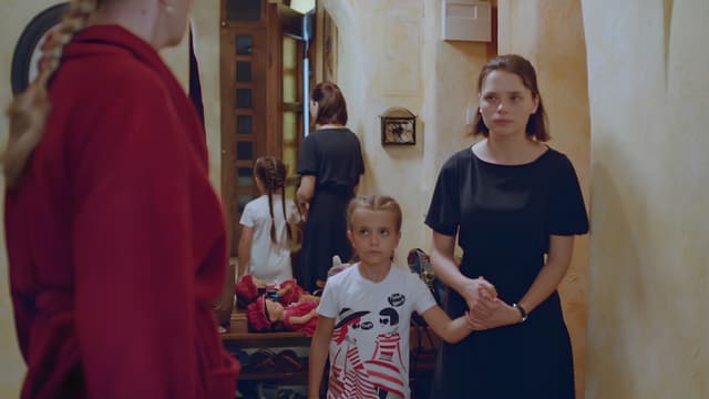 S01:E01 - Lealtad en la encrucijada