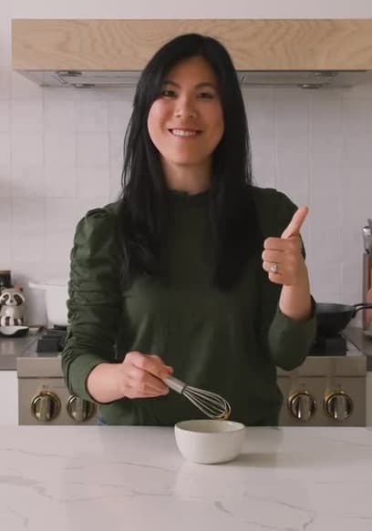 Affiche de S01:E06 - Homemade vs. Restaurant Chains: Starbucks, Panda Express and More!