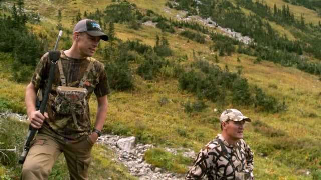 S04:E05 - The Northern Rockies: British Columbia Grizzly Part 1