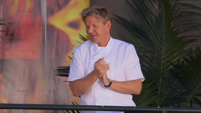 S11:E08 - 14 Chefs Compete