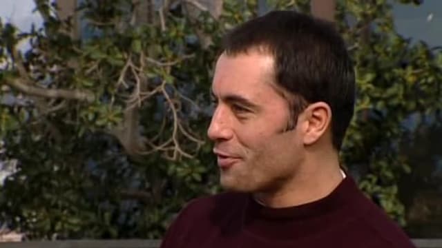 S02:E11 - Glass Window Walk / Coffin of Fear / Shark Cage Escape