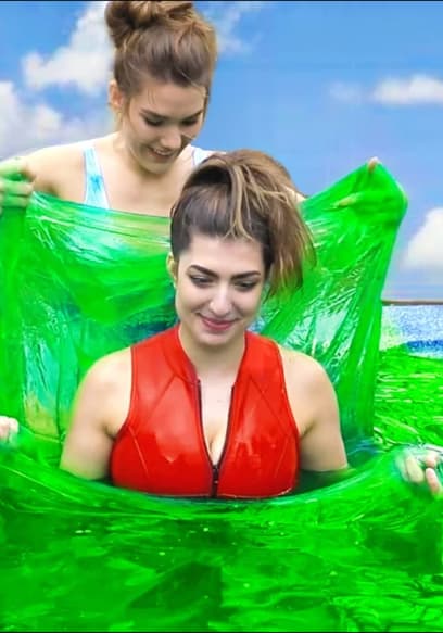 S01:E05 - 5,000 Pounds in a Tub - Quicksand / Oobleck / Slime poster