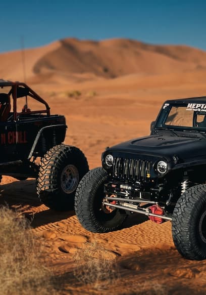 S01:E01 - This vs. That: Battle of the Jeeps! poster