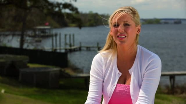 S04:E13 - Big Beach, Small Town Charm