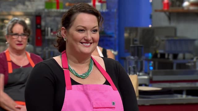 S04:E04 - A New Holiday Spin