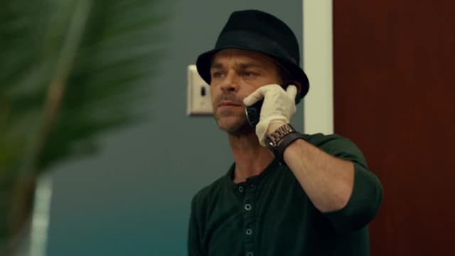 S03:E01 - The Bank Job