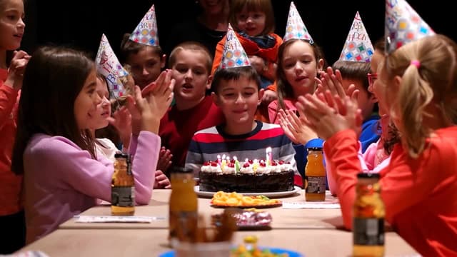 S01:E11 - Máquina de limpieza de hielo Zamboni, pistachos, estrellas