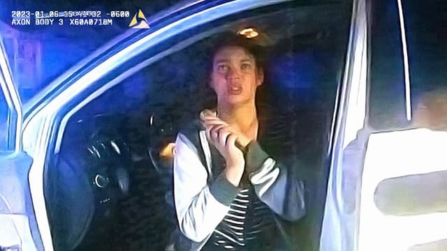 S01:E05 - The Lawyer's Traffic Stop